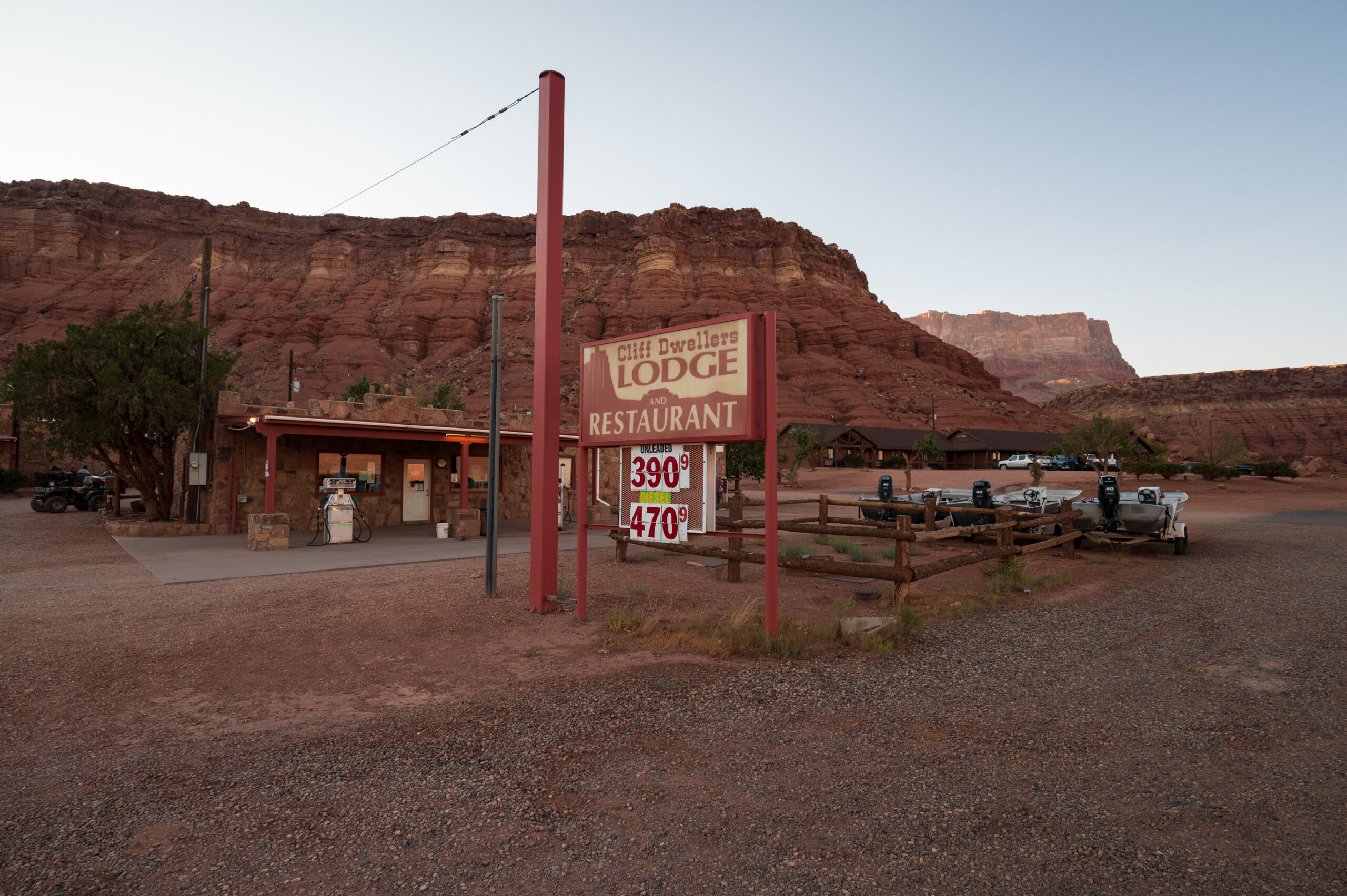 Cliff Dwellers Lodge in Marble Canyon. Photo credit: Amy Horn.