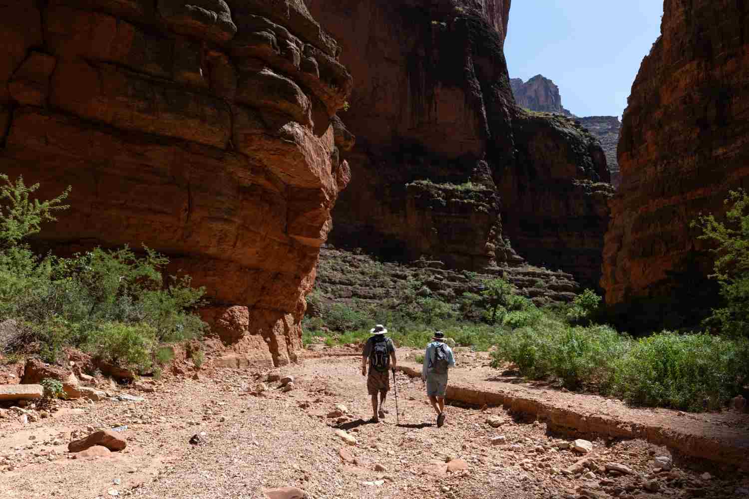 Two Hatch guests hiking through a side canyon in Grand Canyon